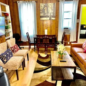 3 Bedrooms 2 Stops To Manhattan Apartment